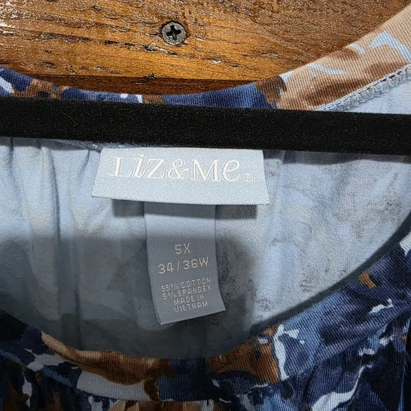 Liz & Me Floral Blue and Brown Short Sleeve Top - Picture 2 of 8